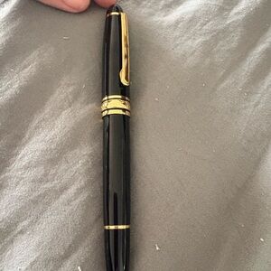 Elegant Black and Gold style Mont blanc